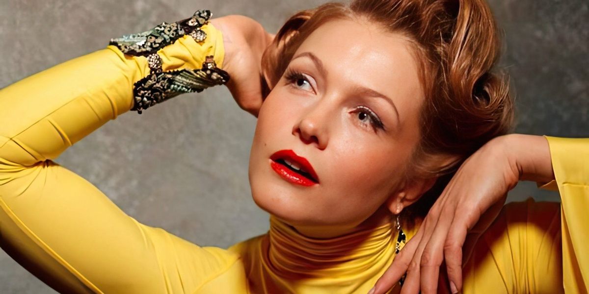 Mega katta siklar bilan porno Shaggy mushukning yaqindan surati