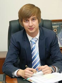 Караулов роман сергеевич фото с женой